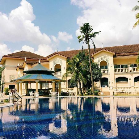 Club Morocco Resort And Country Club Subic Exterior foto